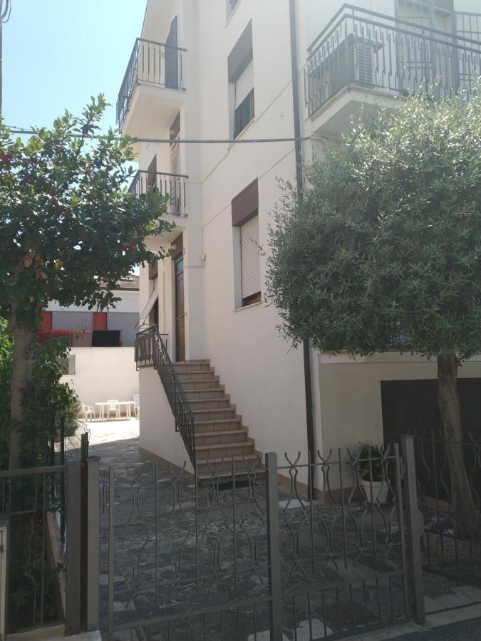 Casa "I Due Ulivi" Villa Fastiggi Pesaro Ngoại thất bức ảnh
